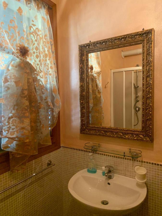 B&B Dal Fiocinino Comacchio Bagian luar foto